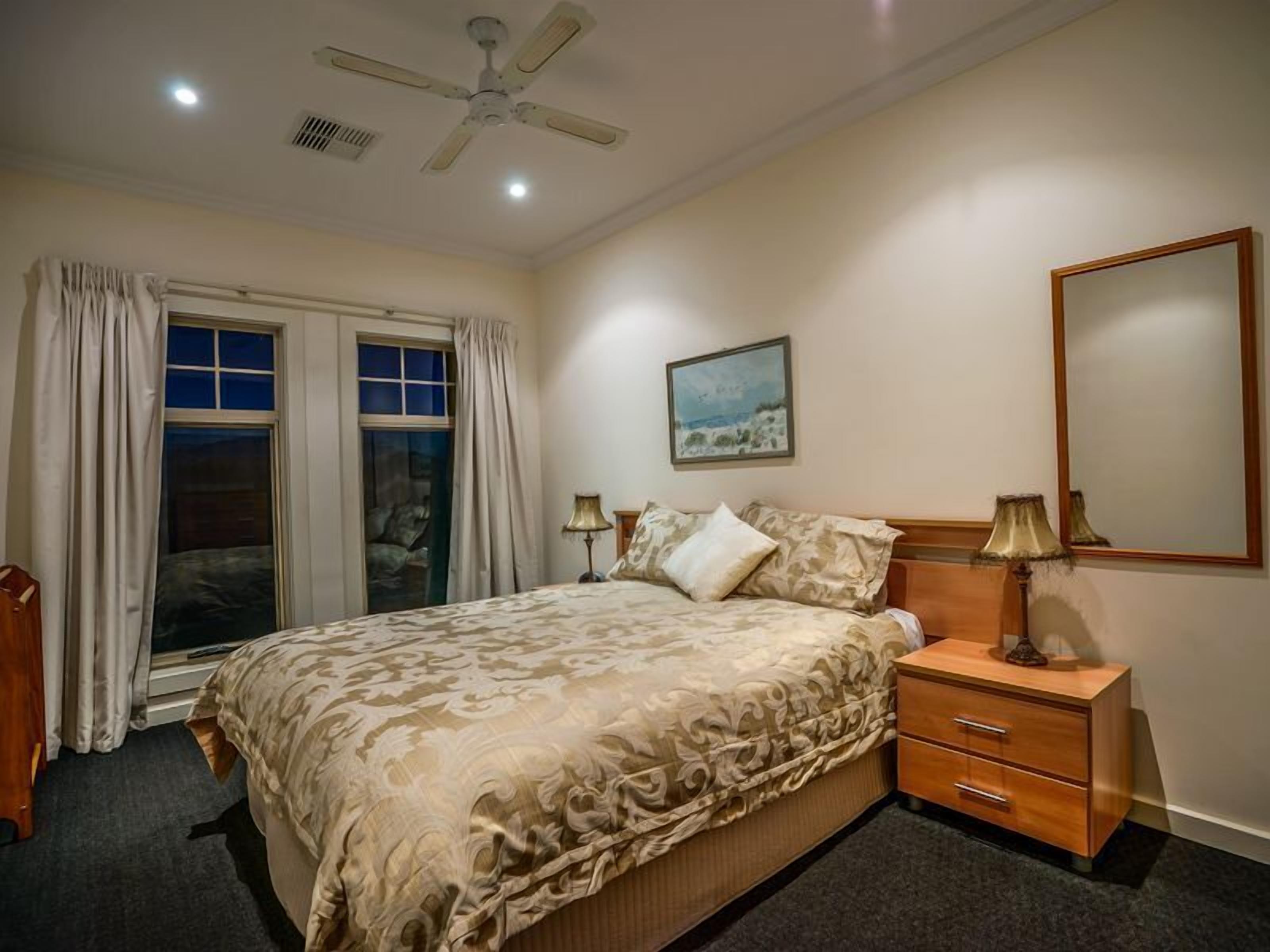 IDLE TIMES - Luxury on Copper Coast Marina — image 15