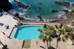 Pool - Valentine Beachfront Luxury Condo (Rosarito)