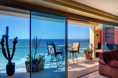 Valentine Beachfront Luxury Condo, Las Olas 1.