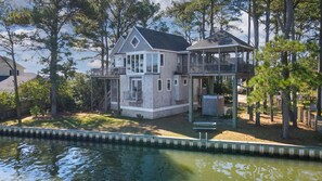 Exterior - Shore Thing on Oyster Bay - Waterfront, Boat Dock! (Chincoteague Island)