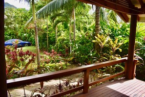 Property grounds - Lyas Bungalow 2 - The best snorkeling across the road (Tikioki Beach)