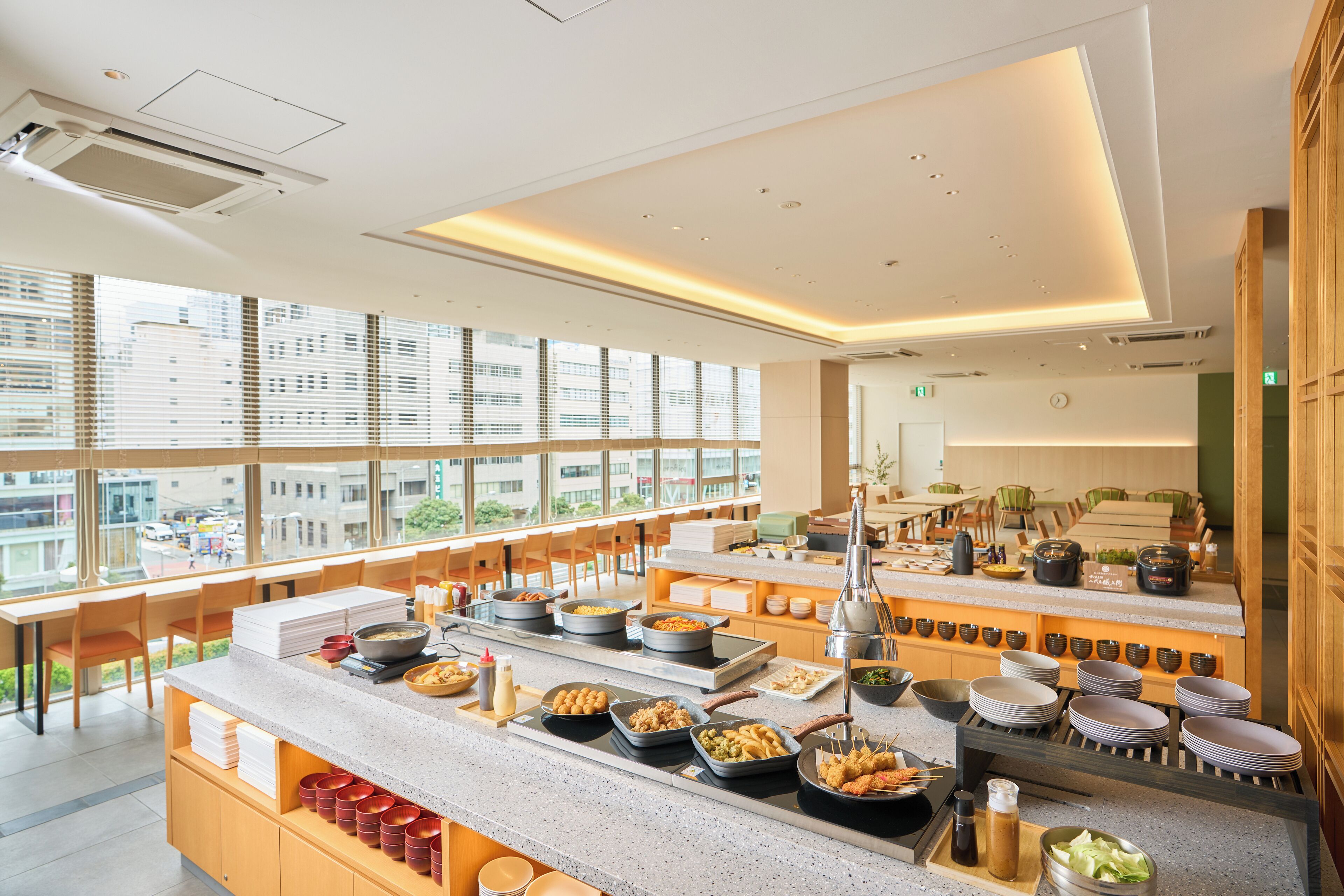 daily buffet breakfast (jpy 1760 per person)