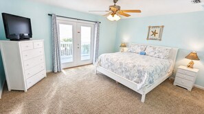 4 bedrooms, iron/ironing board, free WiFi, bed sheets - Beach House w/ Private Pool on Thomas Drive - Steps from the Beach (Panama City)