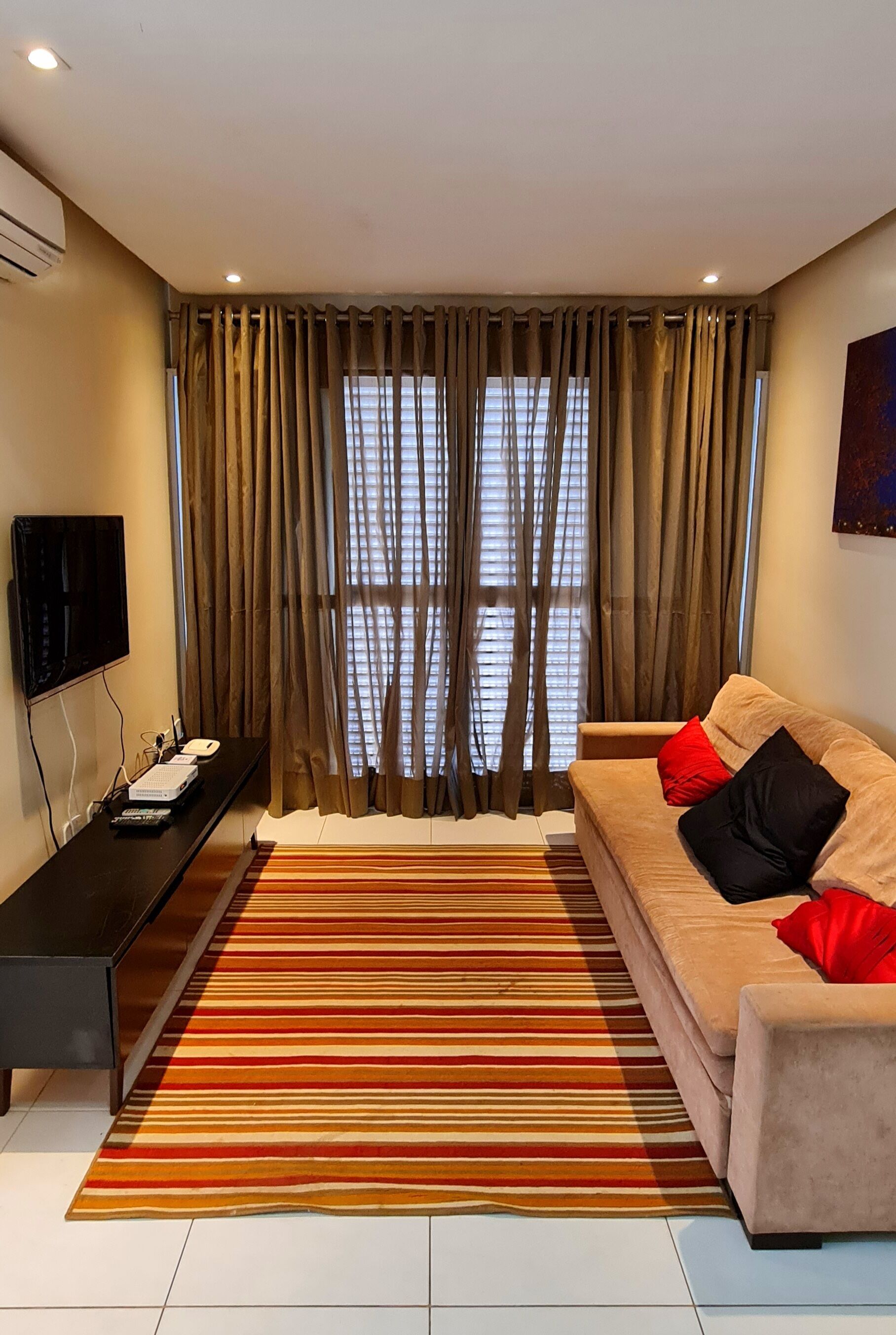 Great Cond. Closed - Security & Concierge 24 Hrs - WIFI - AIR CONDITIONING