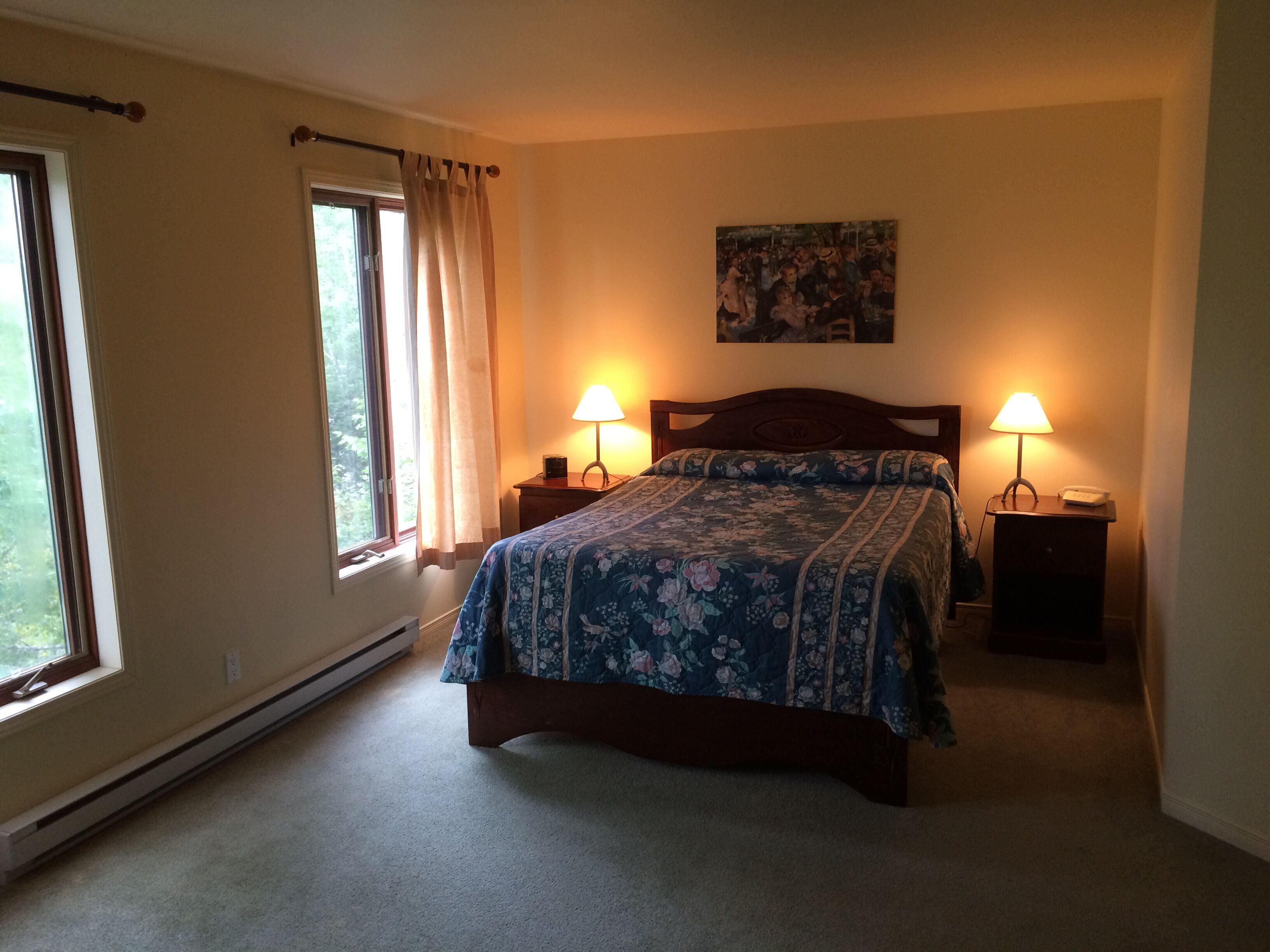 Beautiful Family And Pet-Friendly Cottage In Pinoteau Village, Mont-tremblant.