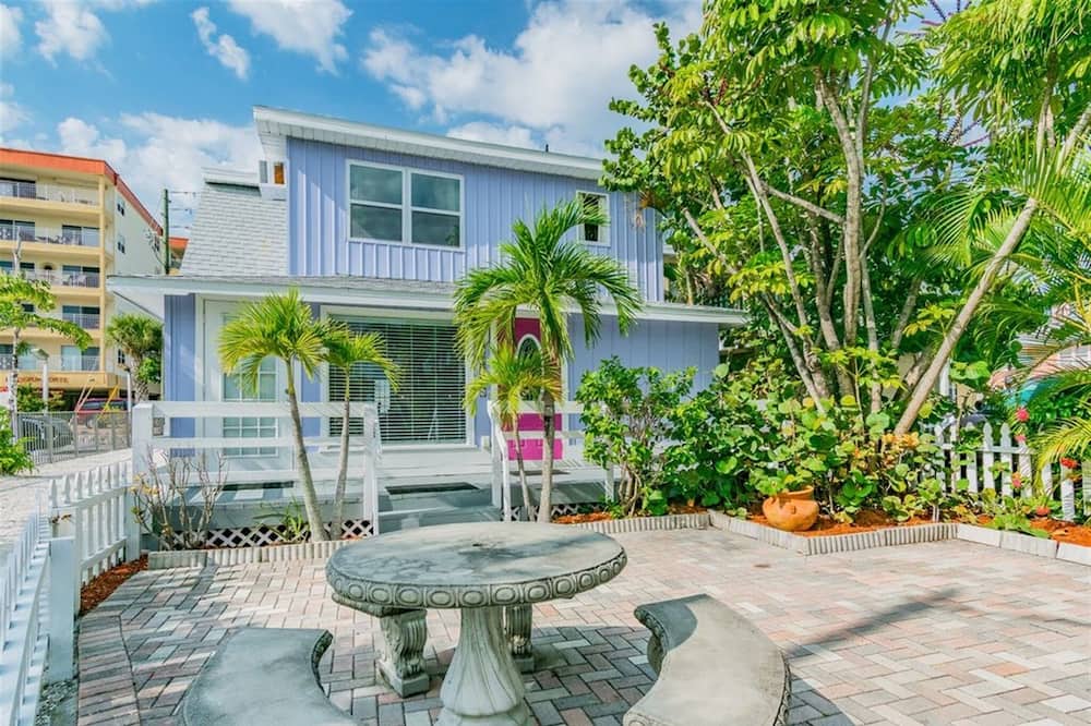 Madeira Beach Cottage