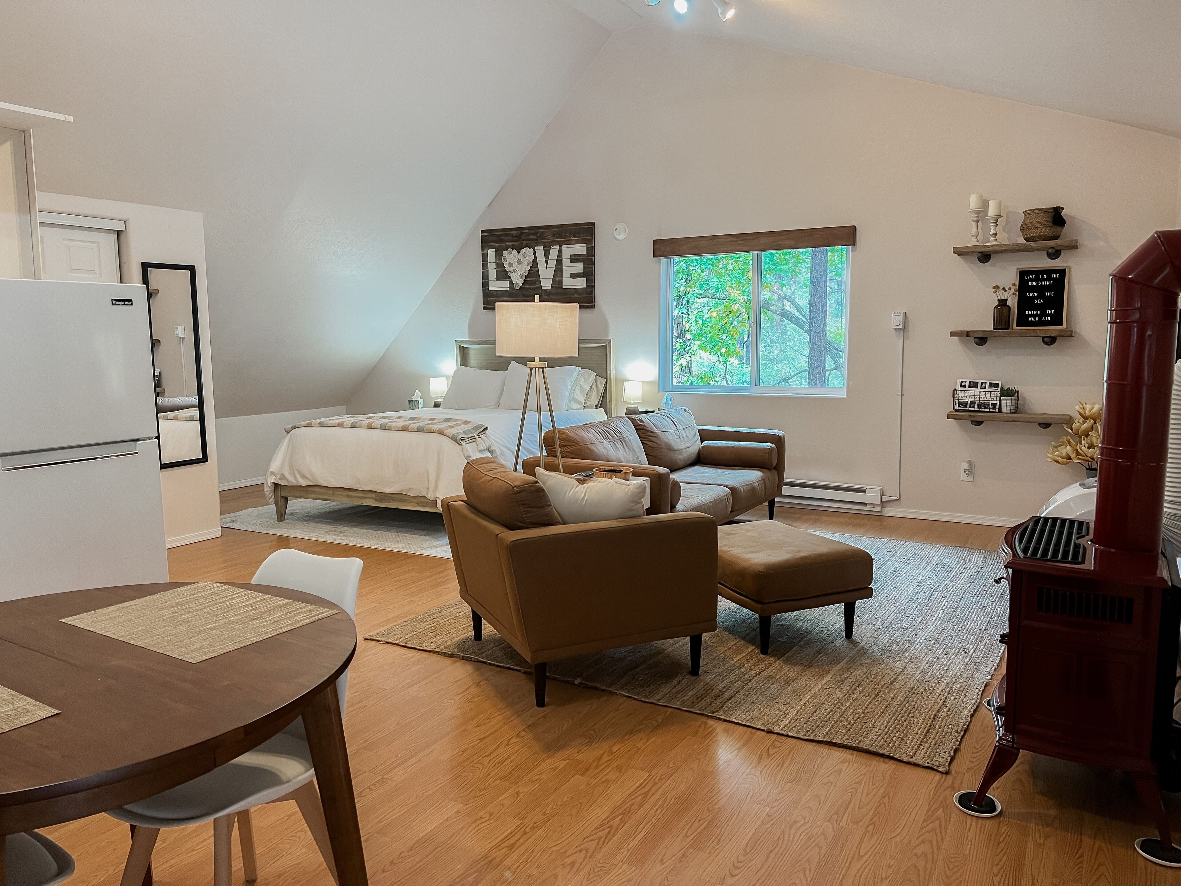 Little Lynx Cottage - a Retreat in the Pines