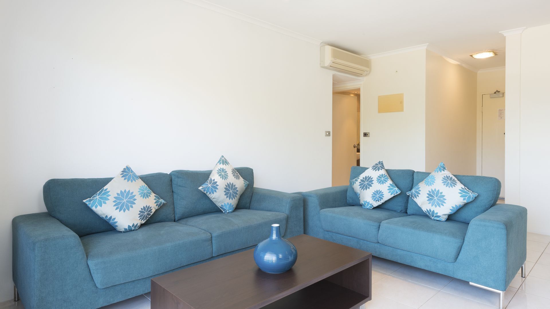 Red Cowrie Coral Coast @ Palm Cove — image 5