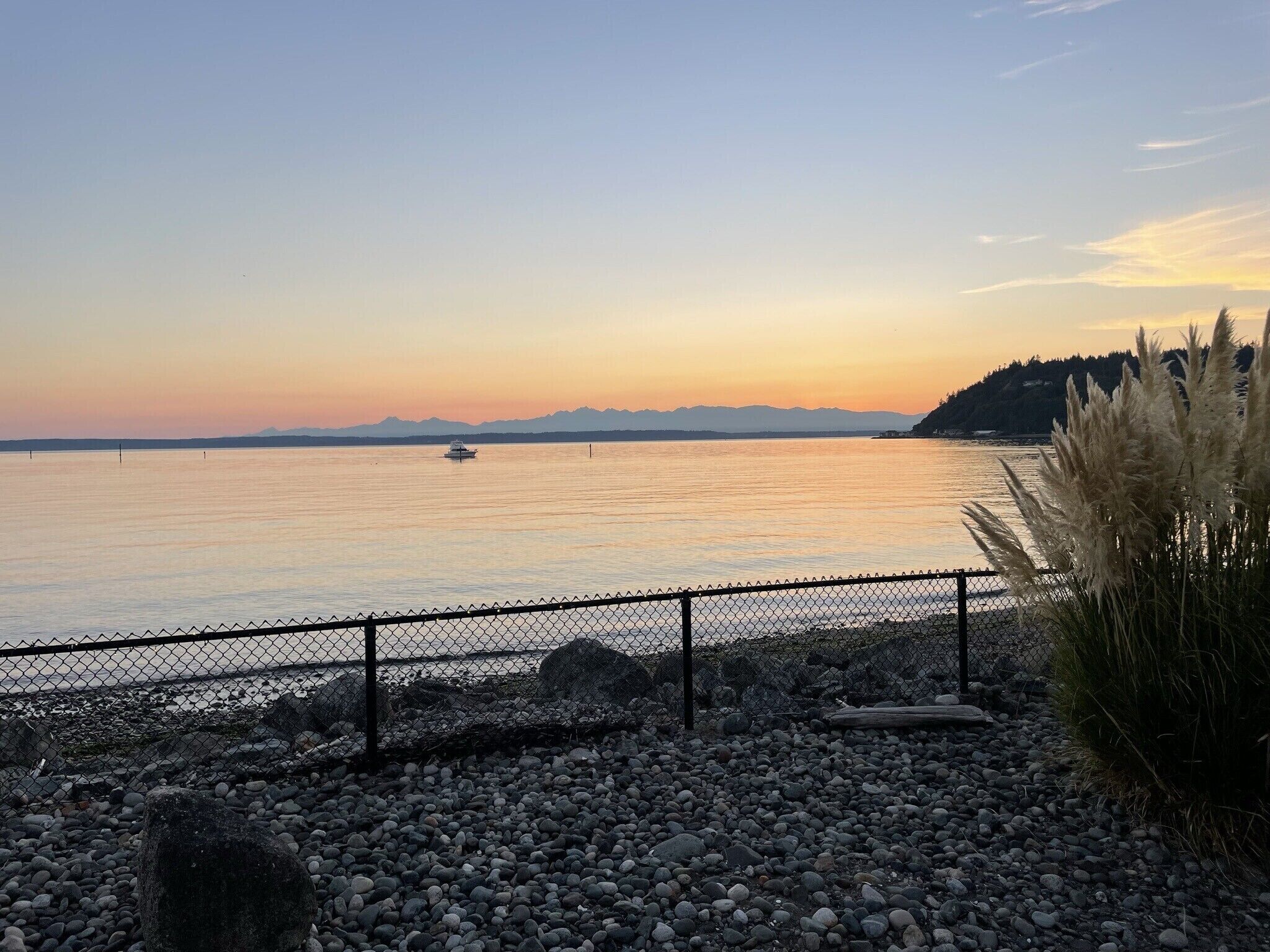 South Whidbey Island - No Bank Waterfront Beach house