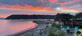 South Whidbey Island - No Bank Waterfront Beach house