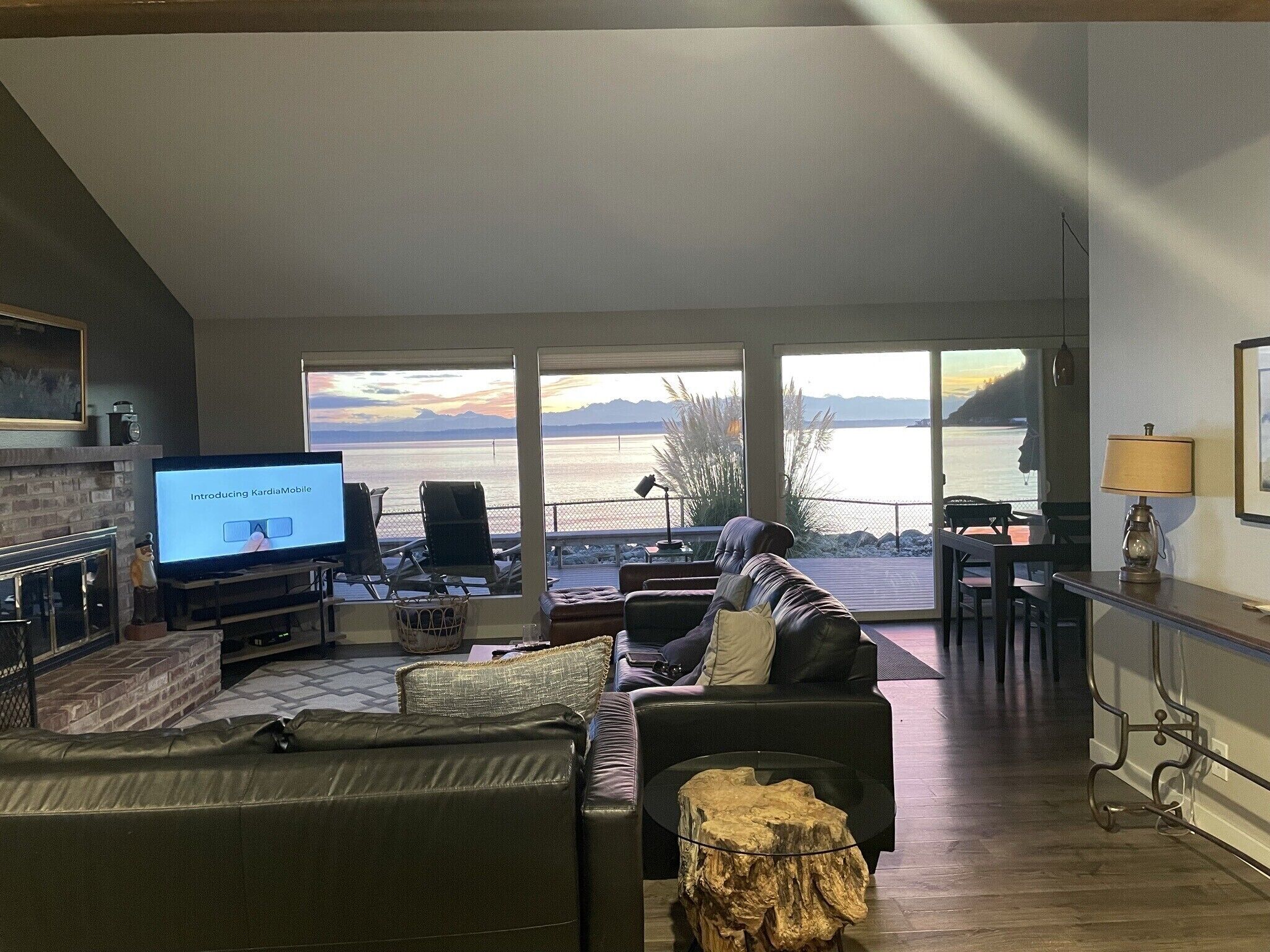 Smart-TV, Kamin, Netflix, DVD-Player