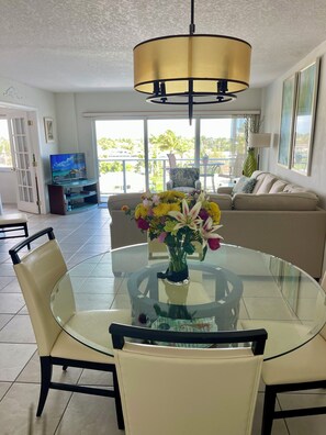 Smart TV, DVD player