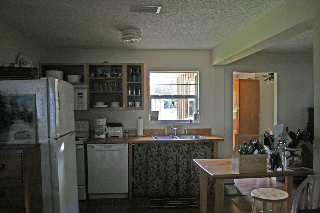 This Island is no fantasy, MUST HAVE YOUR OWN BOAT Beautiful riverfront cabin