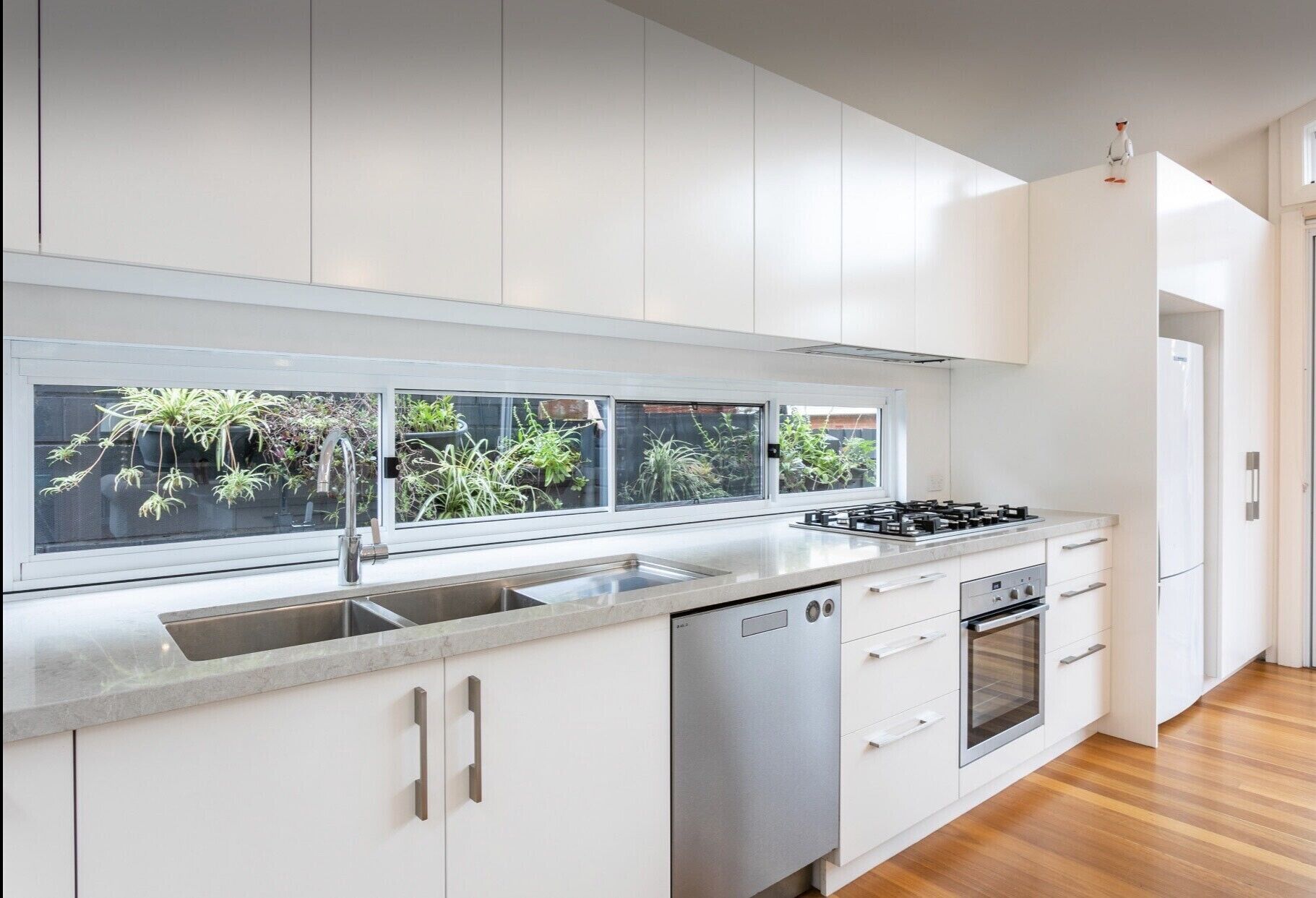 Beach near Manly — image 7