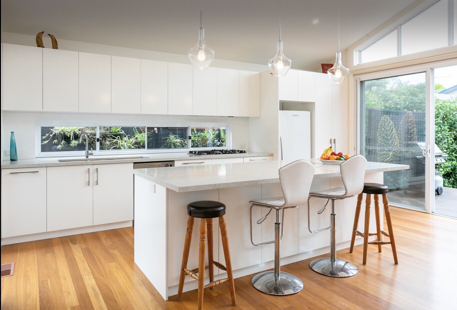 Beach near Manly — image 5