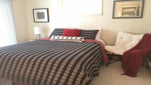 3 bedrooms, WiFi, bed sheets - Ski On, Ski off Okemo Trailside Appartment, Sleeps 6/ $550per night, (Ludlow)