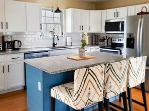 Fridge, microwave, oven, stovetop - Pocono Mtn Escape w/ Hot Tub, Pool & Barrel Sauna (Long Pond)