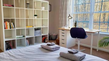 5 soveværelser, skrivebord, strygejern/strygebræt, weekendseng
