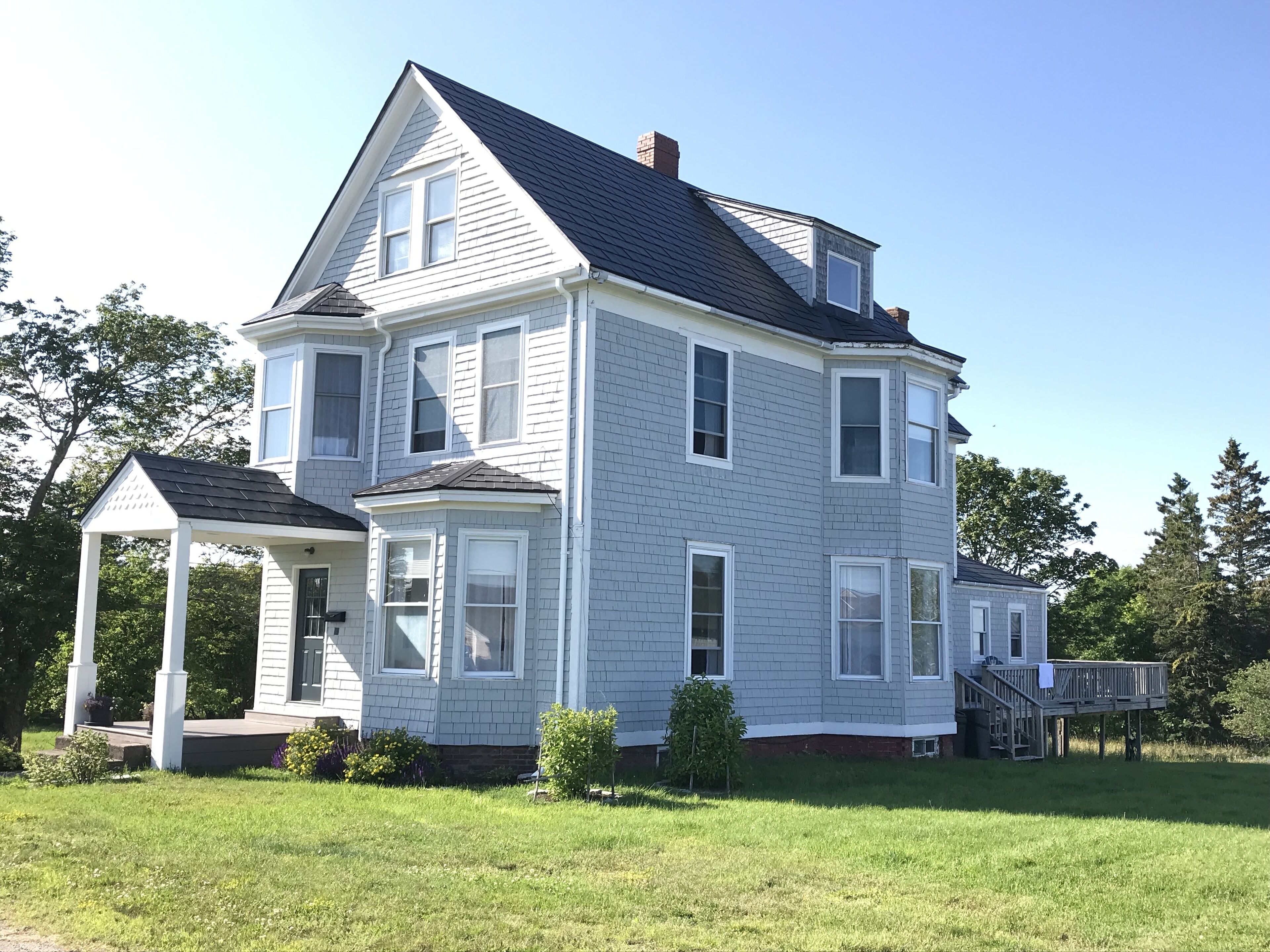  Stunning  And Commanding Ocean Views From One Of Eastport's Best Kept Secrets !