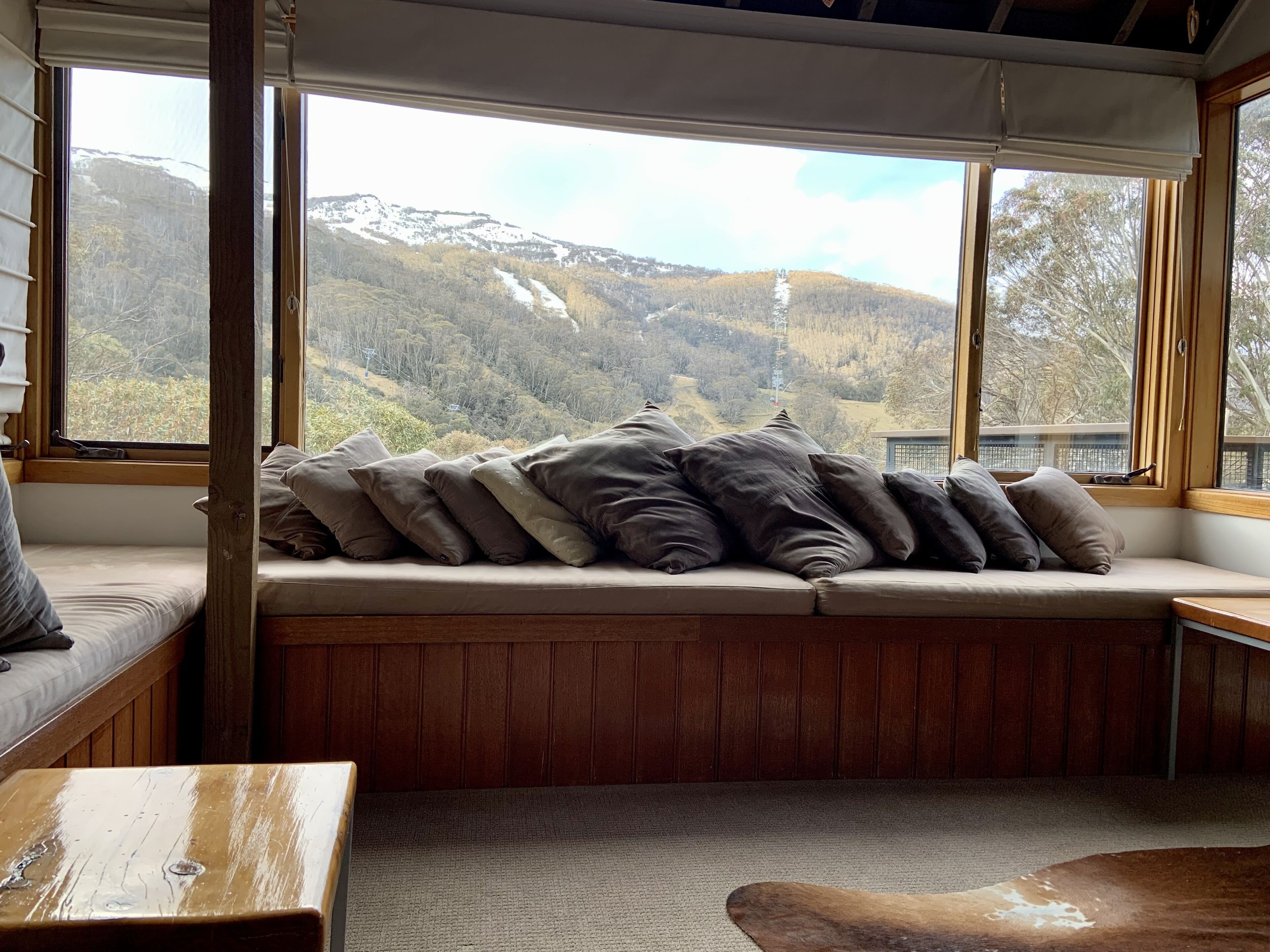 Thredbo Village Family CHALET - AMAZING VIEWS - central village — image 11
