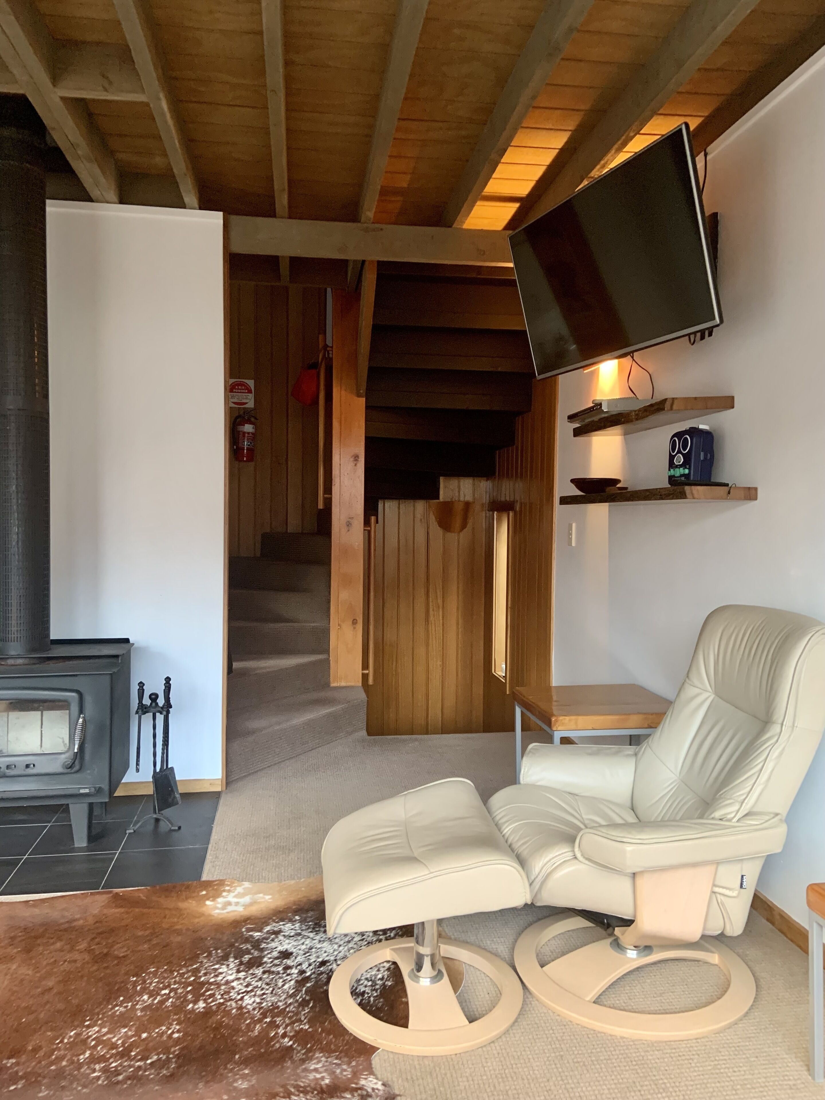 Thredbo Village Family CHALET - AMAZING VIEWS - central village — image 14