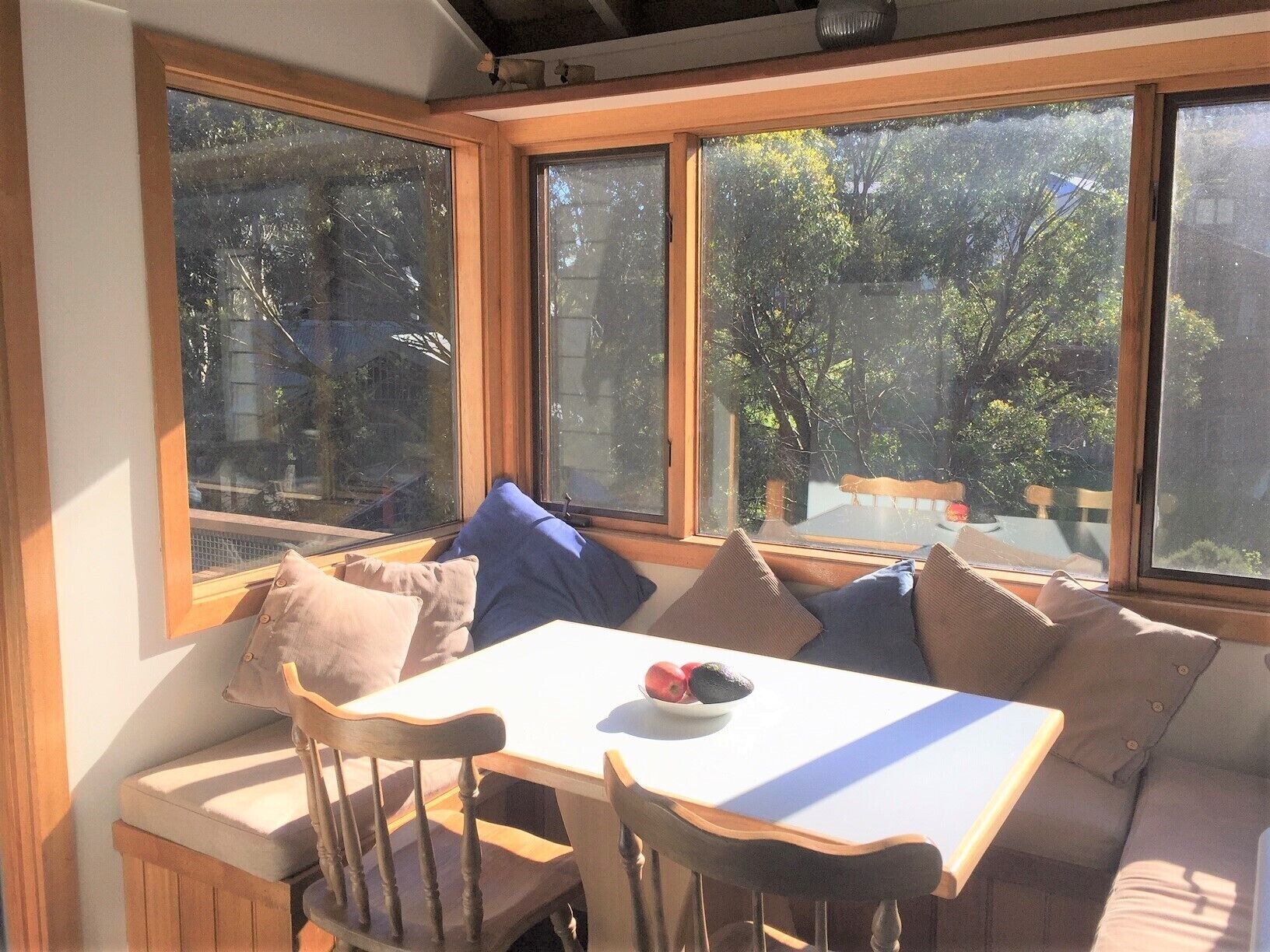 Thredbo Village Family CHALET - AMAZING VIEWS - central village — image 4