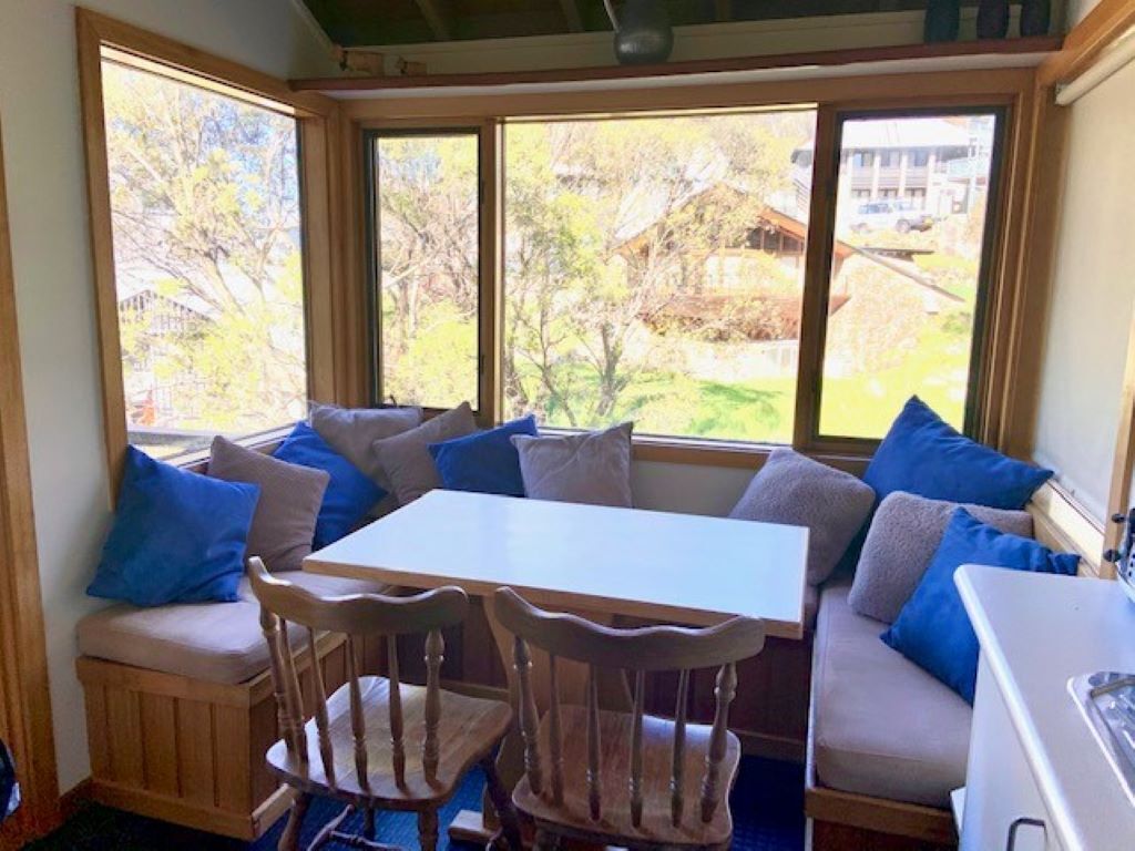 Thredbo Village Family CHALET - AMAZING VIEWS - central village — image 24