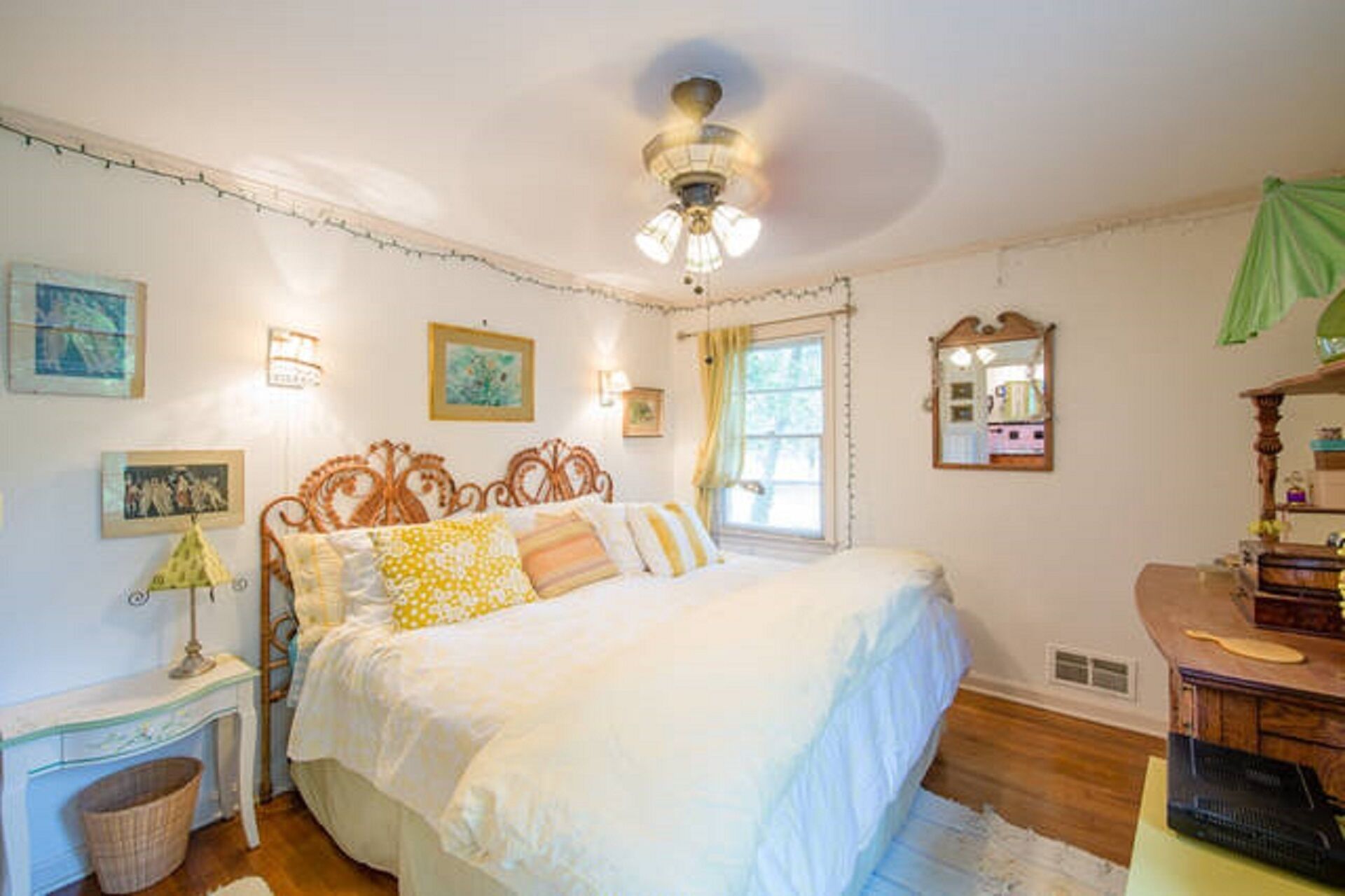 Colorful Artistic Lakefront Home Canoe Opt - Central to Stone Mt + everything!