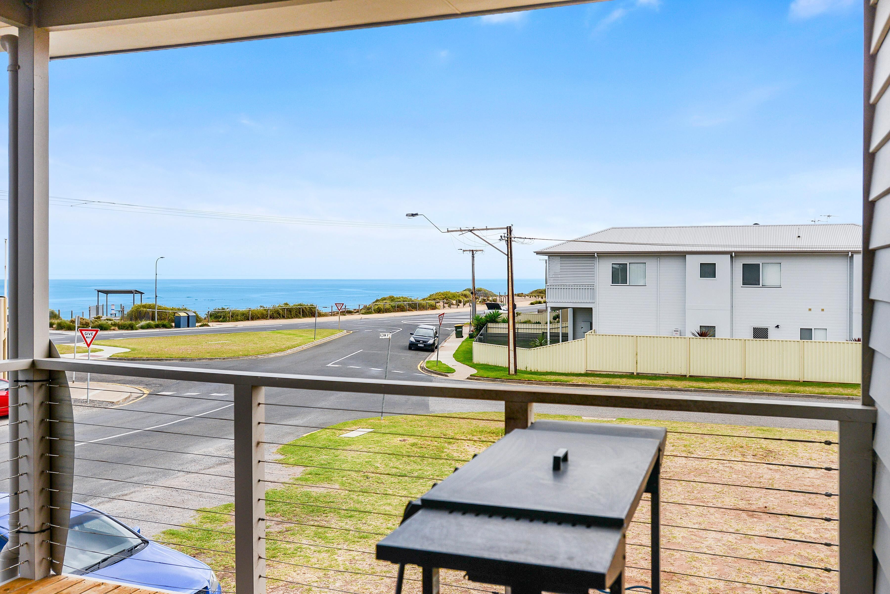 Bayside ~ Aldinga Beach - Large Family Beach House with Sea Views ~ C21 — image 4