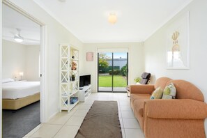 4 bedrooms, iron/ironing board, Internet, bed sheets - Bayside - Aldinga Beach - C21 SouthCoast Holidays (Aldinga Beach)