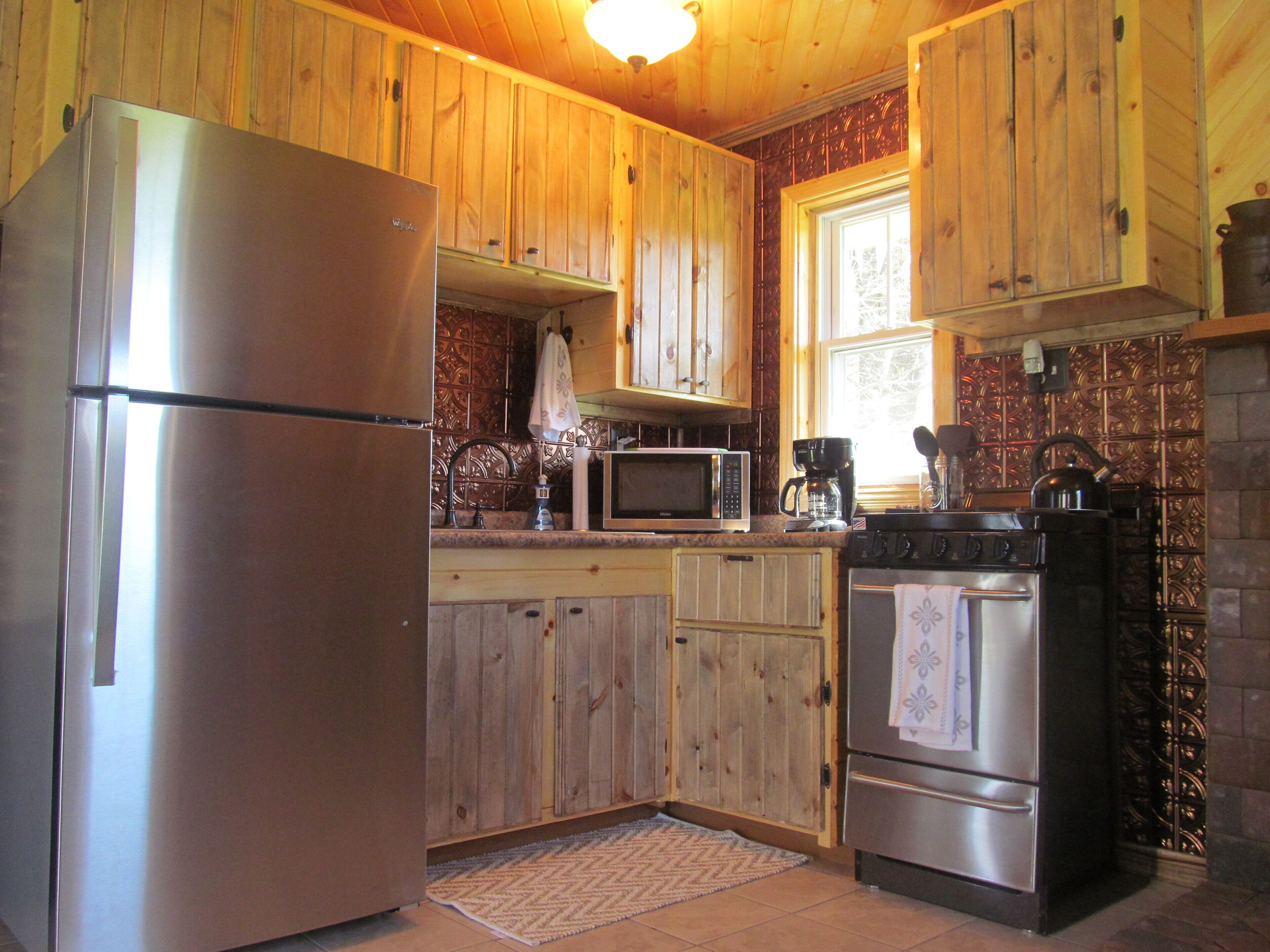 Crooked Creek Oasis (Little cabin on the creek) -Hocking Hills area