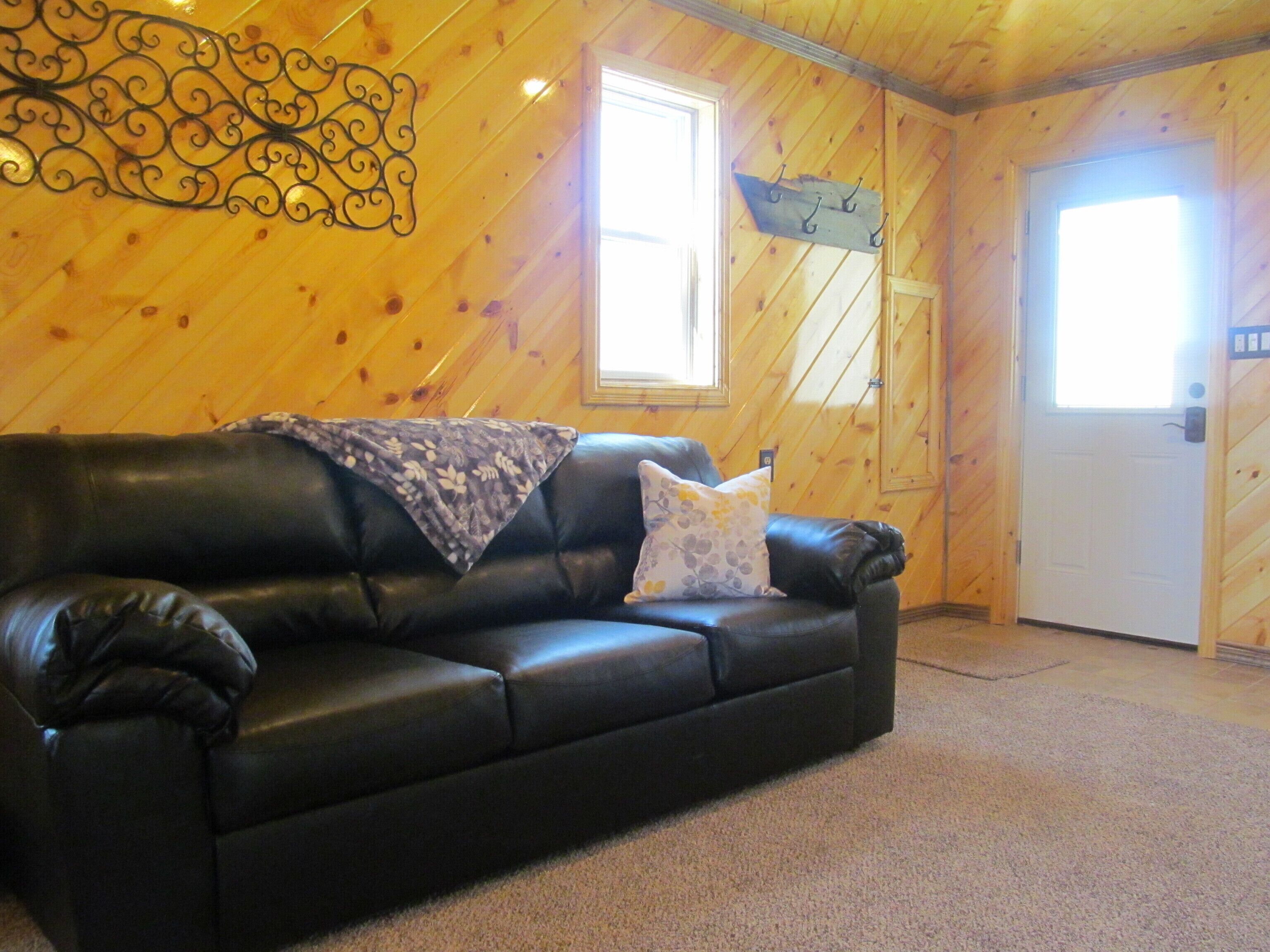 Crooked Creek Oasis (Little cabin on the creek) -Hocking Hills area