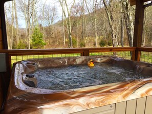 Hot tub at MoonDance