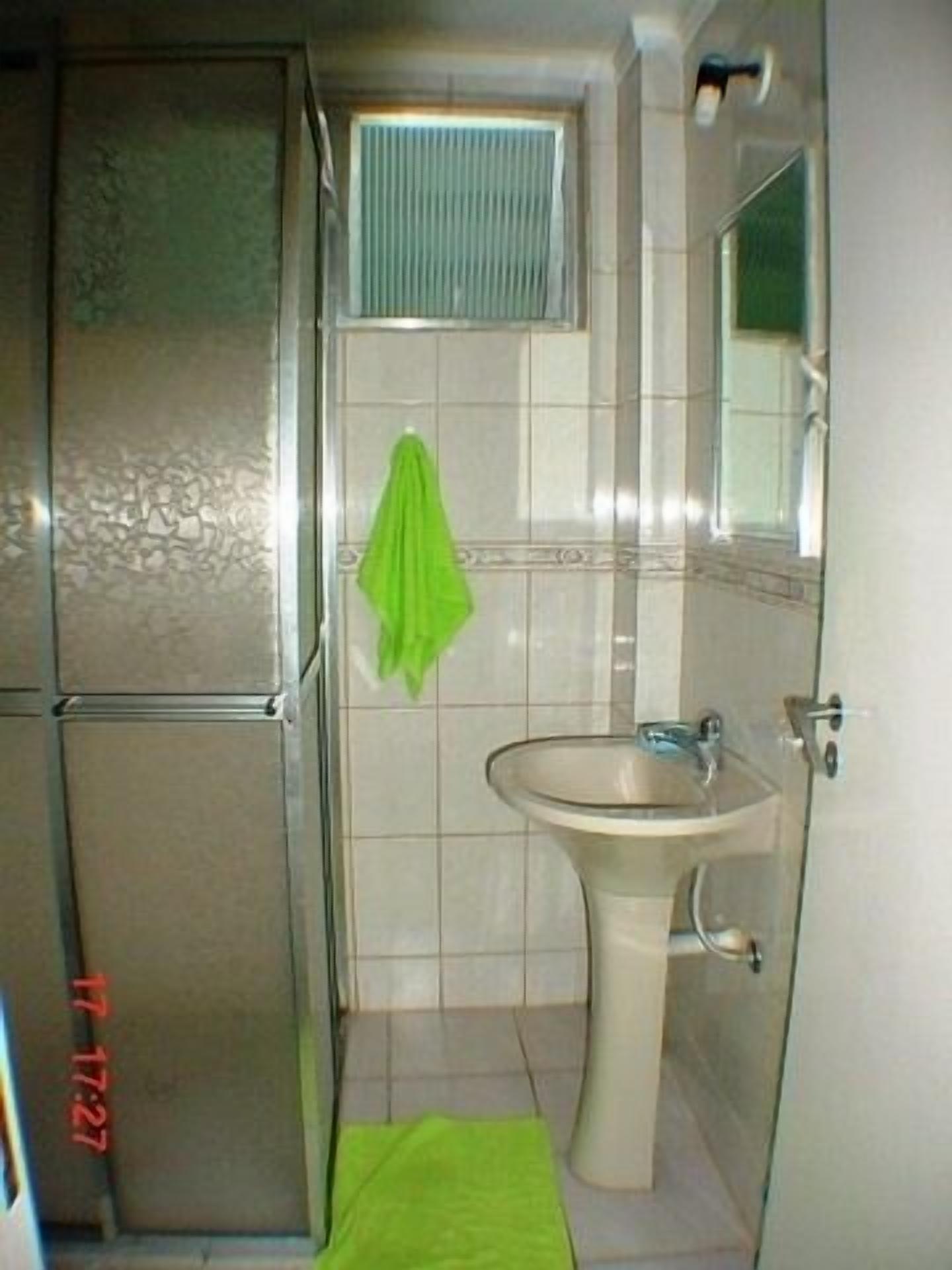 Apt. 2 Bedrooms + with WC, 50m Pitangueiras beach, 5 people