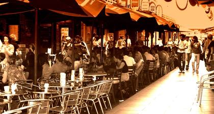 CBD Groovy Degraves St Wohnung