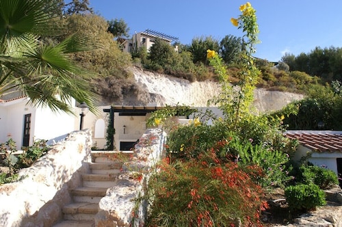 Single storey villa in Kamares Village, Tala, Paphos with private pool