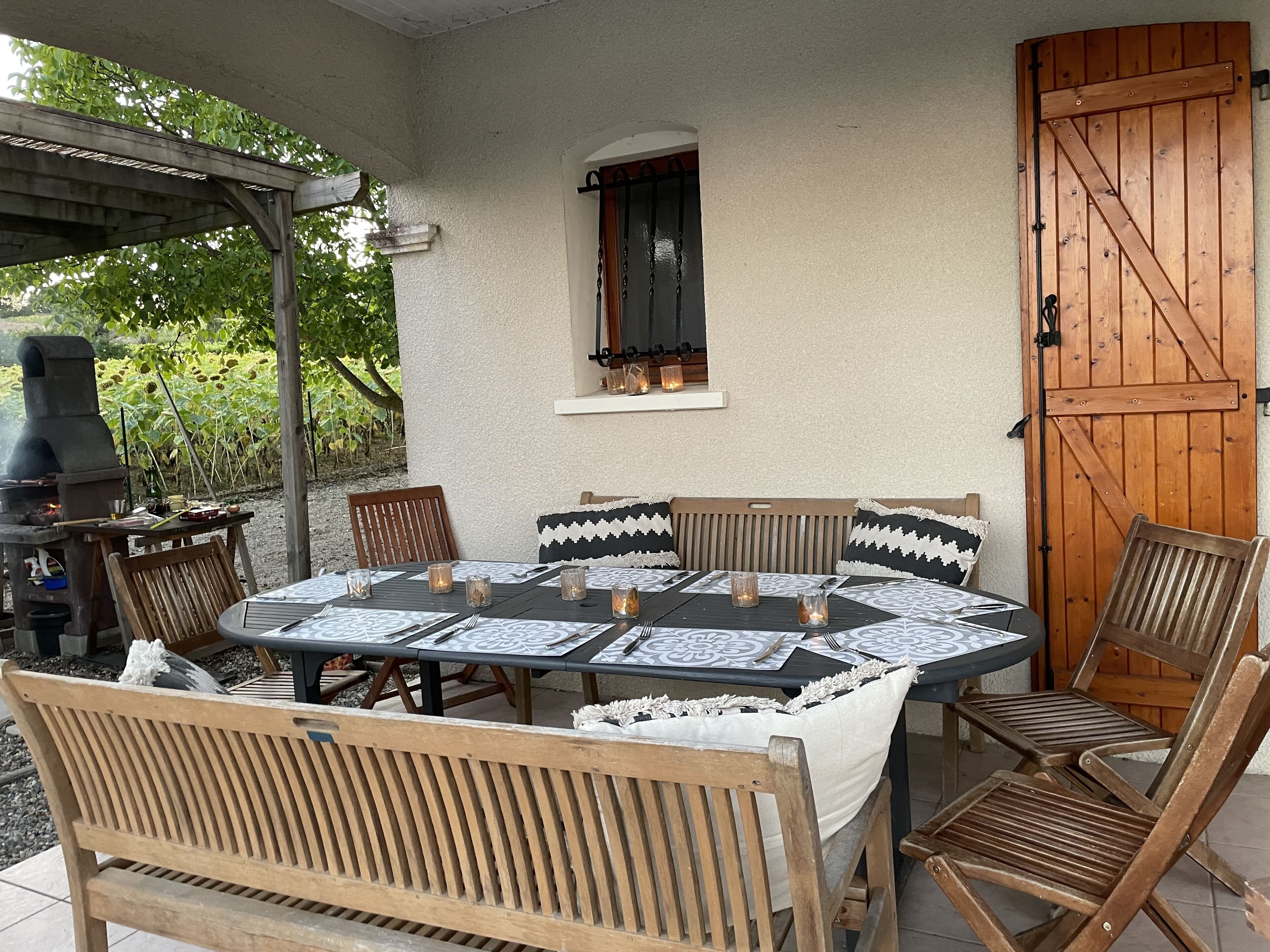 Outdoor dining