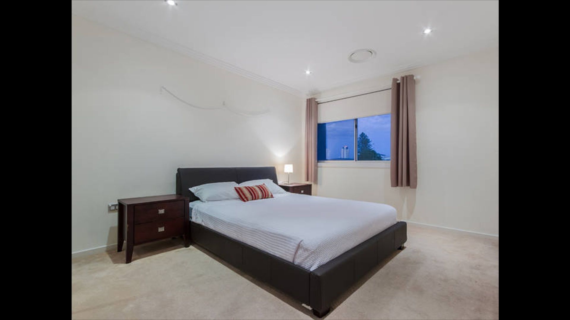 Golden Rio Family Waterfront Home Broadbeach — image 15