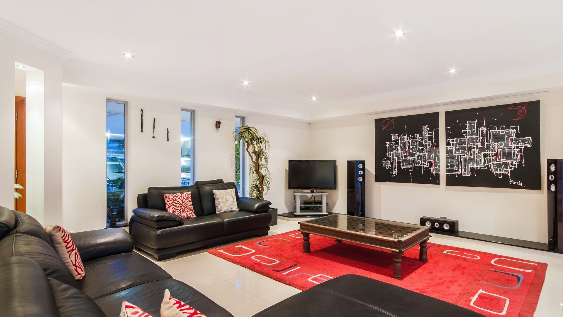 Golden Rio Family Waterfront Home Broadbeach — image 9