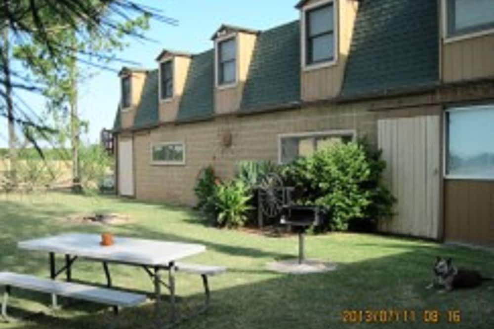 Vista Del Sol - A Very Unique Property In Beautiful Farm Surroundings