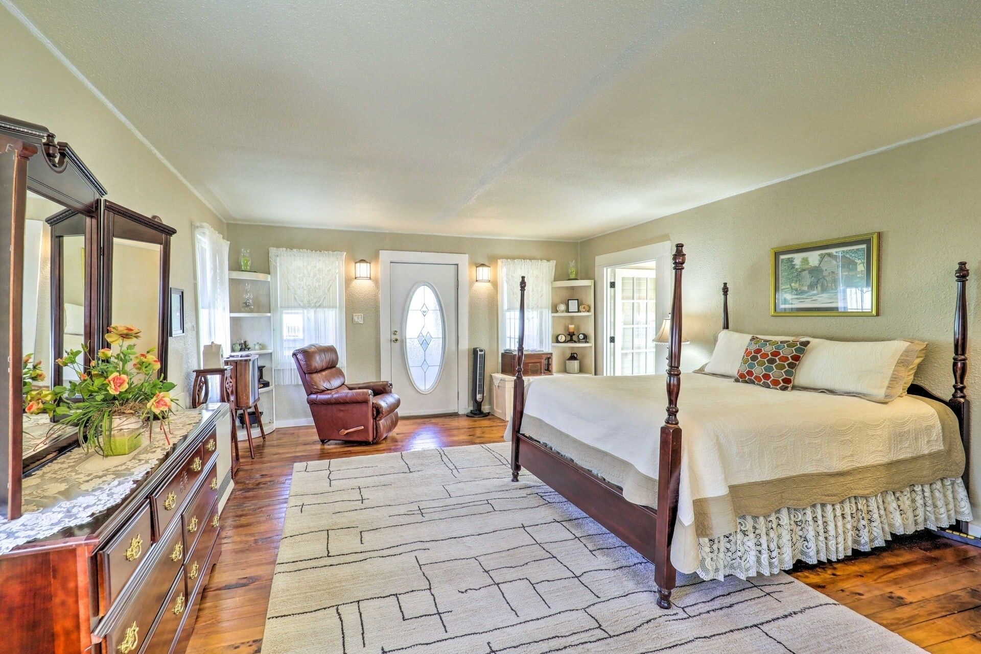 Cute and Cozy Mountain Getaway