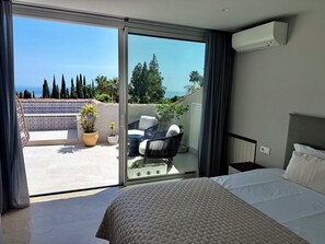 4 bedrooms, desk, iron/ironing board, WiFi - Luxury bright villa in Marbella Golden Mile with great sea and mountain views (marbella)