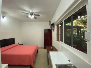 1 chambre, fer et planche Ă repasser, Wi-Fi, draps fournis