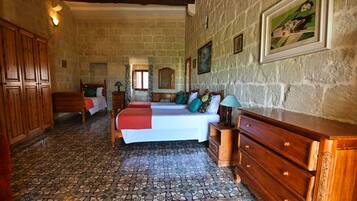 3 quartos, ferros/tábuas de passar roupa, Wi-Fi de cortesia