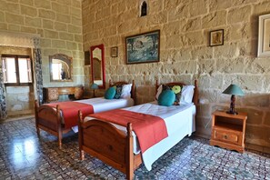 3 habitaciones, tabla de planchar con plancha y wifi gratis 