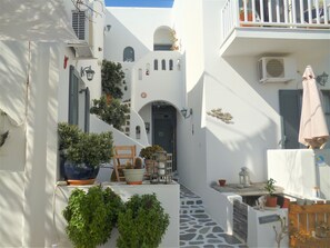 المنطقة المحيطة بالمنشأة