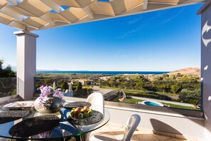 Outdoor dining - Anna Maria Villa, sumptuous design (Rethymno)