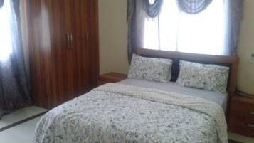 4 chambres, fer et planche Ă repasser, Wi-Fi, draps fournis