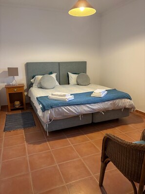 3 bedrooms, iron/ironing board, travel cot, free WiFi