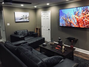 Smart TV, video games, DVD player - Bayou Life Lodging, Charter Fishing, Ecotourism. Only 25 miles to French Quarter (Barataria)